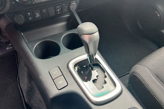 TOYOTA HILUX 2.4 D4-D 150 BVA LEGENDE 4PL