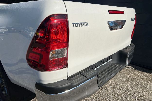 TOYOTA HILUX 2.4 D4-D 150 BVA LEGENDE 4PL