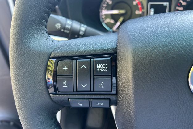 TOYOTA HILUX 2.4 D4-D 150 BVA LEGENDE 4PL