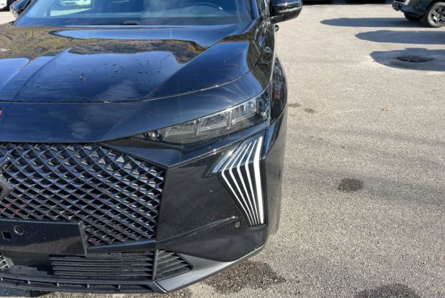 DS DS7 HDI 130 EAT8 PERFORMANCE LINE PLUS