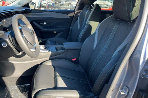 PEUGEOT 308 1.5 HDI 130 EAT8 ALLURE PLUS
