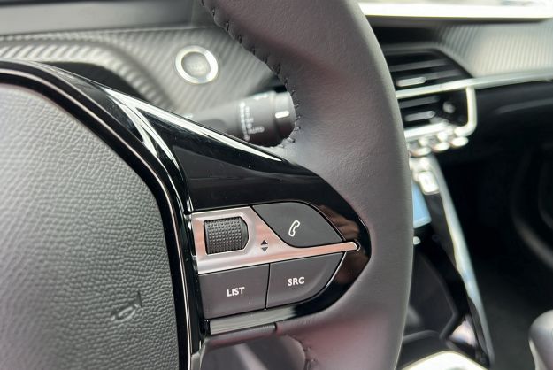 PEUGEOT 208 NOUVELLE 1.2 100 ALLURE PLUS
