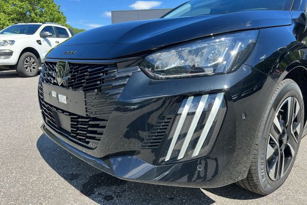 PEUGEOT 208 NOUVELLE 1.2 100 ALLURE PLUS
