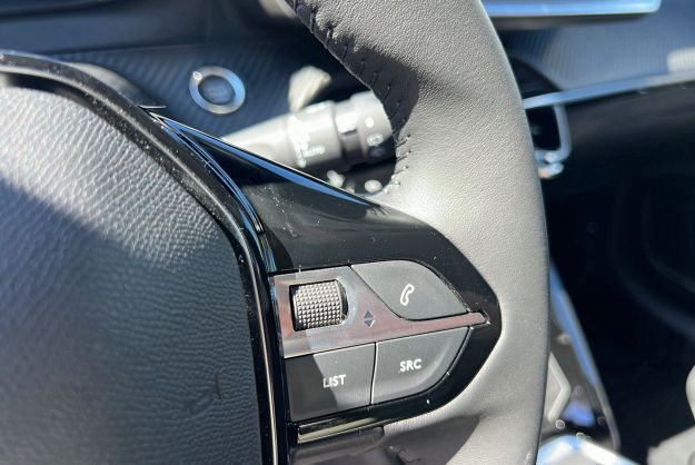 PEUGEOT 208 NOUVELLE 1.2 100 ALLURE PLUS