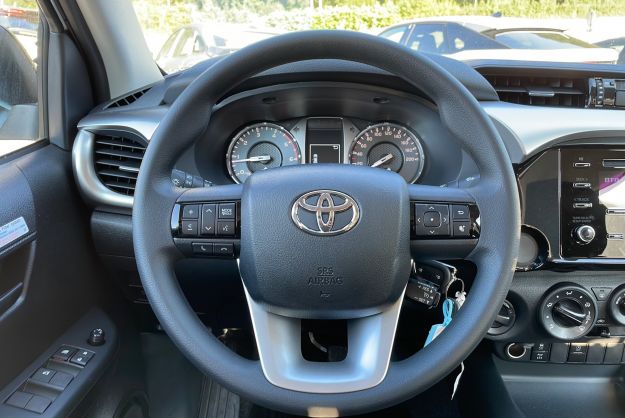 TOYOTA HILUX 2.4 D4-D 150 LECAP PK DRIVE 4PL