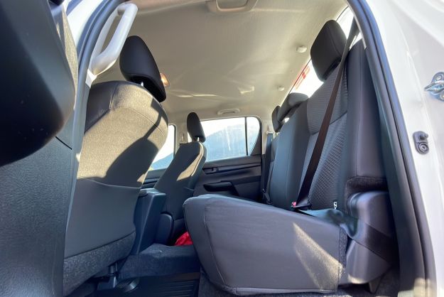 TOYOTA HILUX 2.4 D4-D 150 LECAP PK DRIVE 4PL
