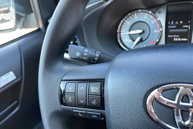 TOYOTA HILUX 2.4 D4-D 150 LECAP PK DRIVE 4PL