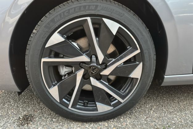 PEUGEOT 308 1.5 HDI 130 EAT8 ALLURE PLUS