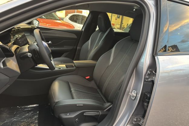 PEUGEOT 308 1.5 HDI 130 EAT8 ALLURE PLUS