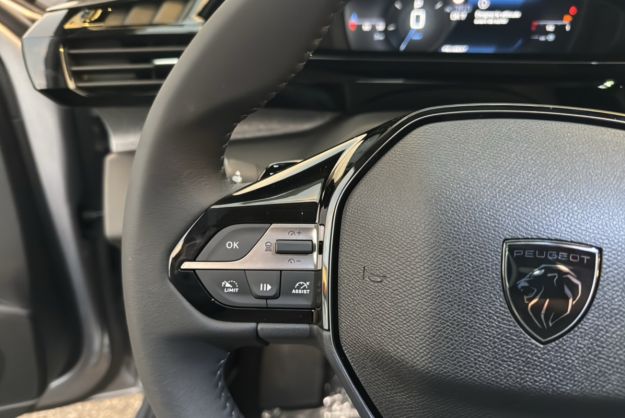 PEUGEOT 308 1.5 HDI 130 EAT8 ALLURE PLUS