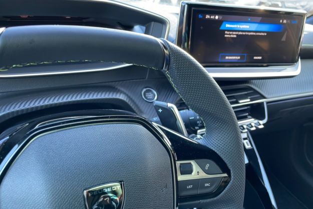 PEUGEOT 208 HYBRID 136 E-DCS6 GT PLUS