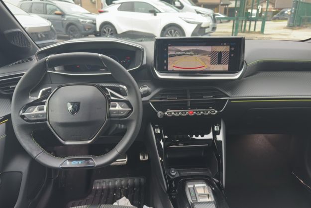 PEUGEOT 208 HYBRID 136 E-DCS6 GT PLUS
