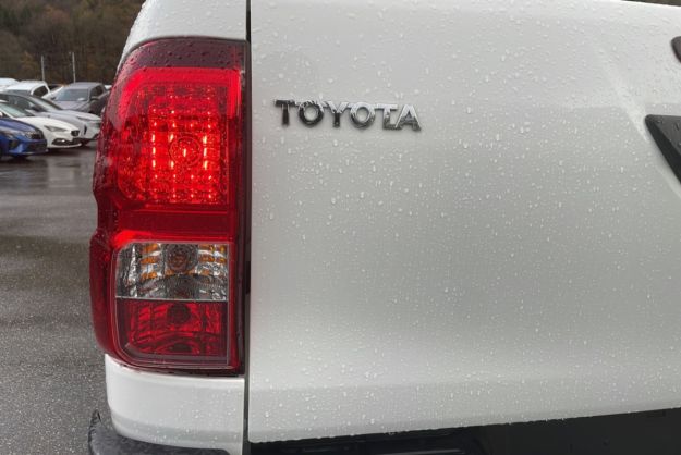 TOYOTA HILUX 2.4 D4-D 150 LECAP X-TRA DRIVE