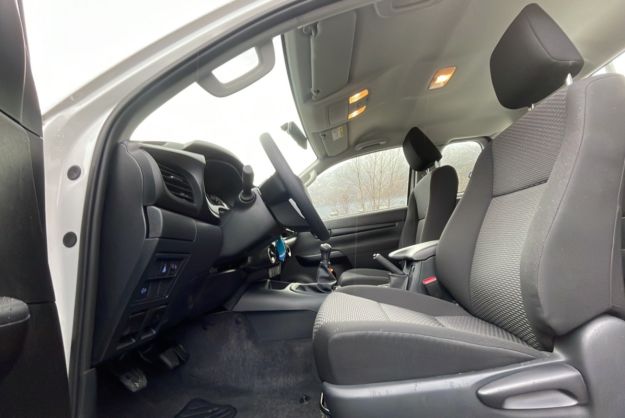 TOYOTA HILUX 2.4 D4-D 150 LECAP X-TRA DRIVE