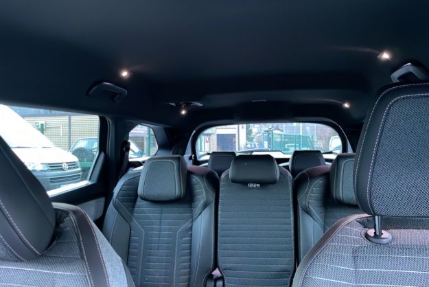 PEUGEOT 5008 HYBRID 145 E-DCS6 ALLURE PLUS