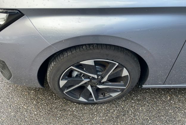 PEUGEOT 308 1.2 130 EAT8 ALLURE