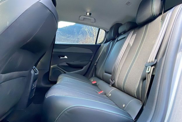 PEUGEOT 308 1.2 130 EAT8 ALLURE