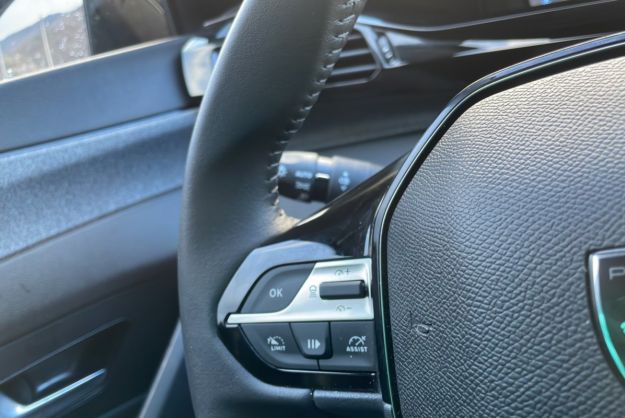 PEUGEOT 308 1.2 130 EAT8 ALLURE