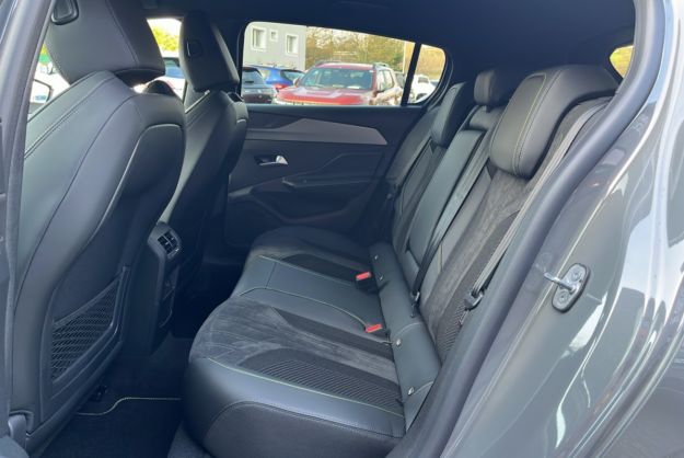 PEUGEOT 308 1.5 HDI 130 EAT8 GT PK ALCANTARA