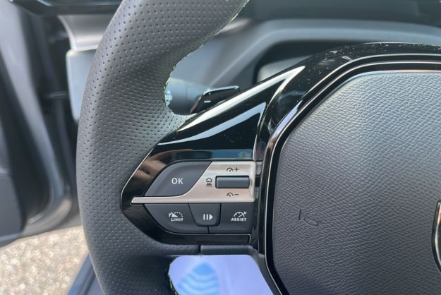 PEUGEOT 308 1.5 HDI 130 EAT8 GT PK ALCANTARA