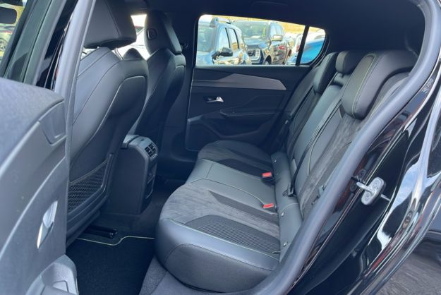 PEUGEOT 308 1.5 HDI 130 EAT8 GT PK ALCANTARA