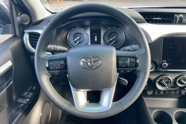 TOYOTA HILUX 2.4 D4-D 150 BVA LEGENDE XTRA