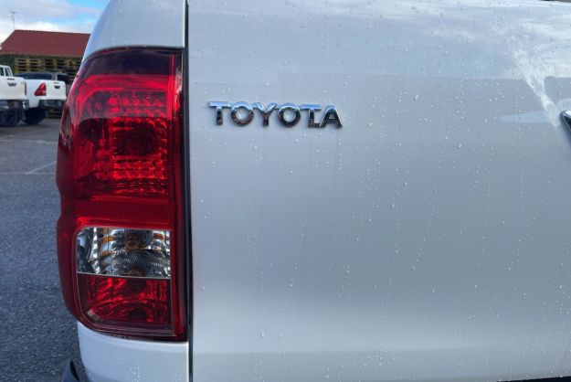 TOYOTA HILUX 2.4 D4-D 150 BVA LEGENDE XTRA