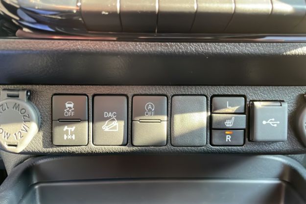 TOYOTA HILUX 2.4 D4-D 150 BVA LEGENDE 5PL