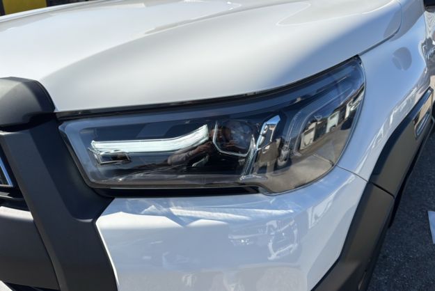 TOYOTA HILUX X-TRA D-4D 204 BVA INVINCIBLE 
