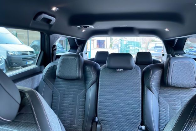 PEUGEOT 5008 HYBRID 145 E-DCS6 ALLURE PLUS