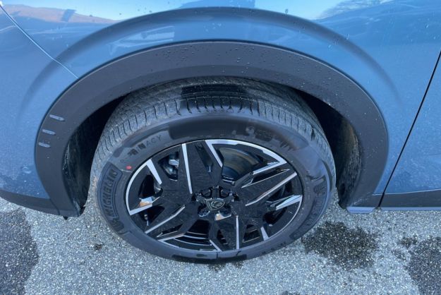 PEUGEOT 5008 HYBRID 145 E-DCS6 ALLURE PLUS