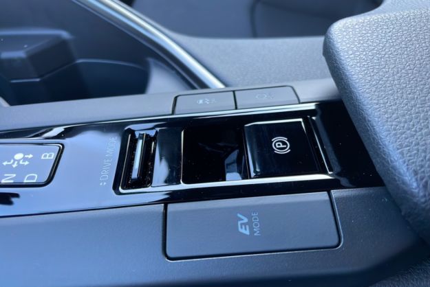 TOYOTA C-HR 1.8 HYBRID 140 DESIGN GPS