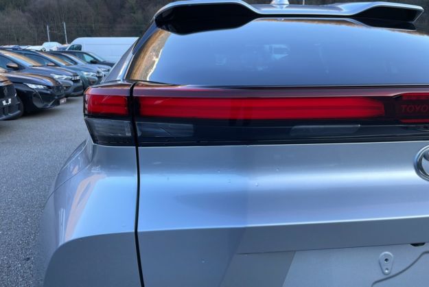 TOYOTA C-HR 1.8 HYBRID 140 DESIGN GPS