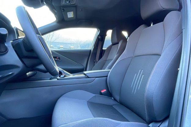 TOYOTA C-HR 1.8 HYBRID 140 DESIGN GPS