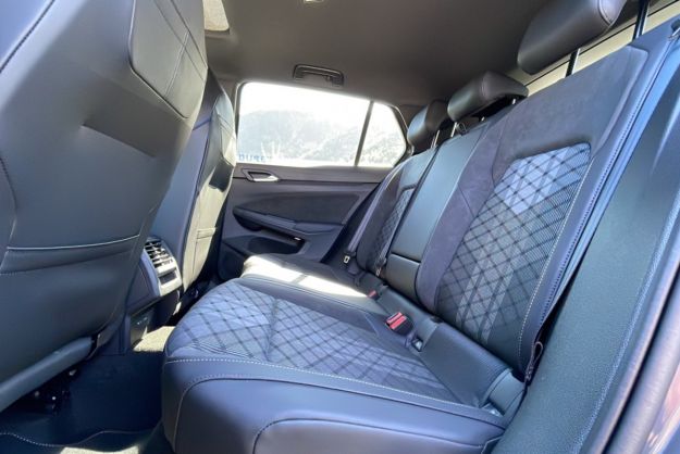 VOLKSWAGEN GOLF TDI 150 DSG R-LINE T.O