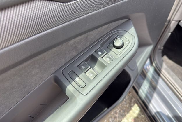VOLKSWAGEN GOLF TDI 150 DSG R-LINE T.O