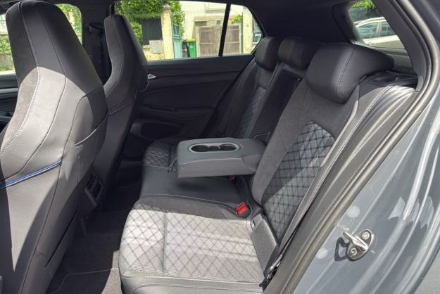 VOLKSWAGEN GOLF TDI 150 DSG R-LINE T.O