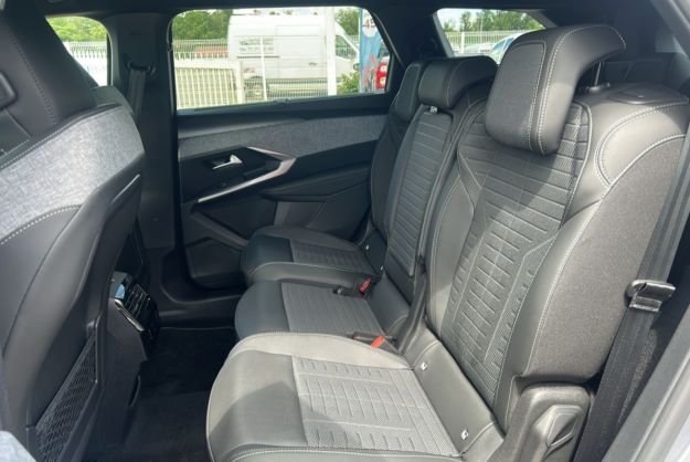 PEUGEOT 5008 HYBRID 145 E-DCS6 GT 7PL