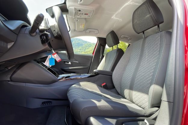 PEUGEOT 208 HYBRID 110 E-DSC6 ALLURE PLUS