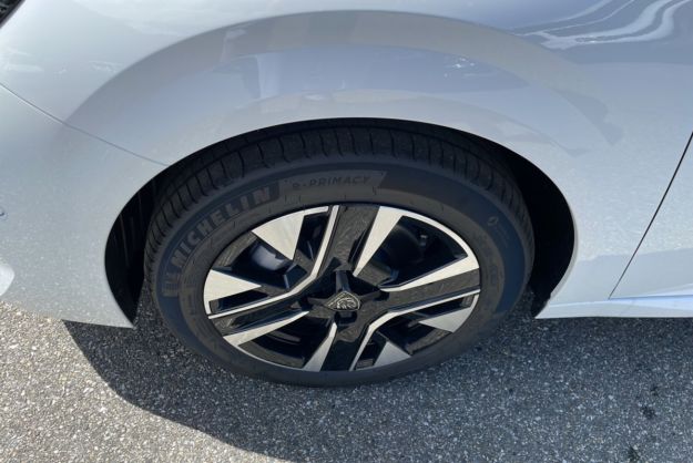 PEUGEOT 208 HYBRID 110 E-DSC6 ALLURE PLUS