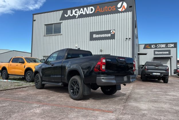 TOYOTA HILUX X-TRA D-4D 204 BVA INVINCIBLE