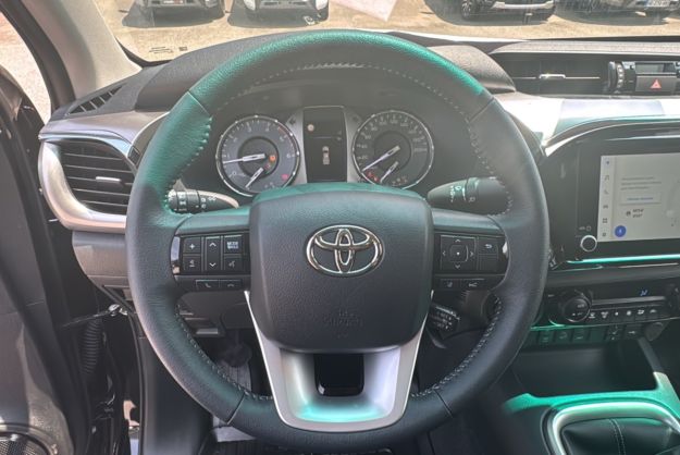 TOYOTA HILUX 2.8 D4-D 204 LEGENDE X-TRA