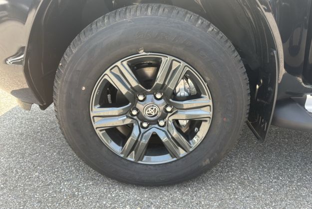 TOYOTA HILUX 2.8 D4-D 204 LEGENDE X-TRA