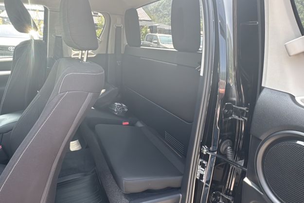 TOYOTA HILUX 2.8 D4-D 204 LEGENDE X-TRA