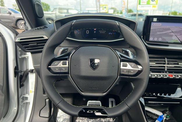 PEUGEOT 2008 HYBRID 145 E-DSC6 GT VISION T.O