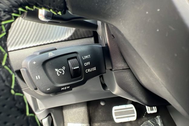 PEUGEOT 2008 HYBRID 145 E-DSC6 GT VISION T.O