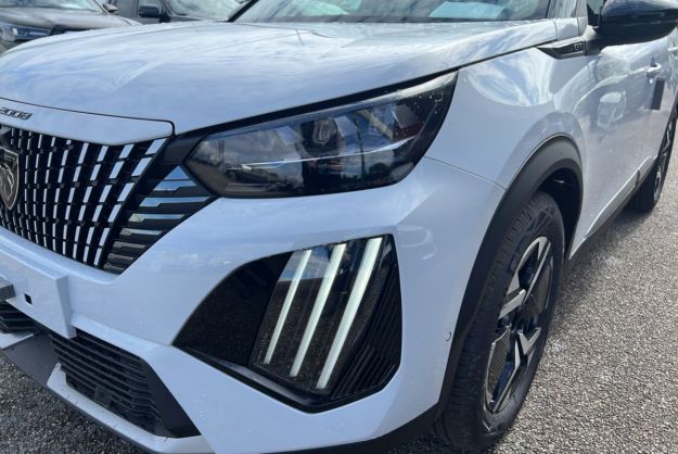 PEUGEOT 2008 HYBRID 145 E-DSC6 GT VISION T.O