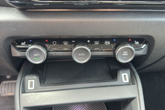 CITROEN C4 HDI 130 EAT8 SHINE PLUS