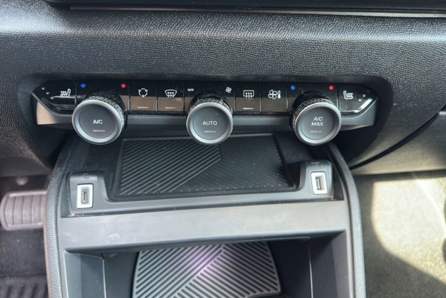 CITROEN C4 HDI 130 EAT8 SHINE PLUS