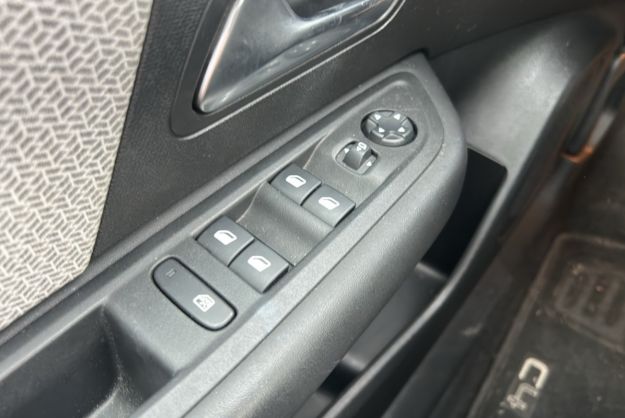 CITROEN C4 HDI 130 EAT8 SHINE PLUS